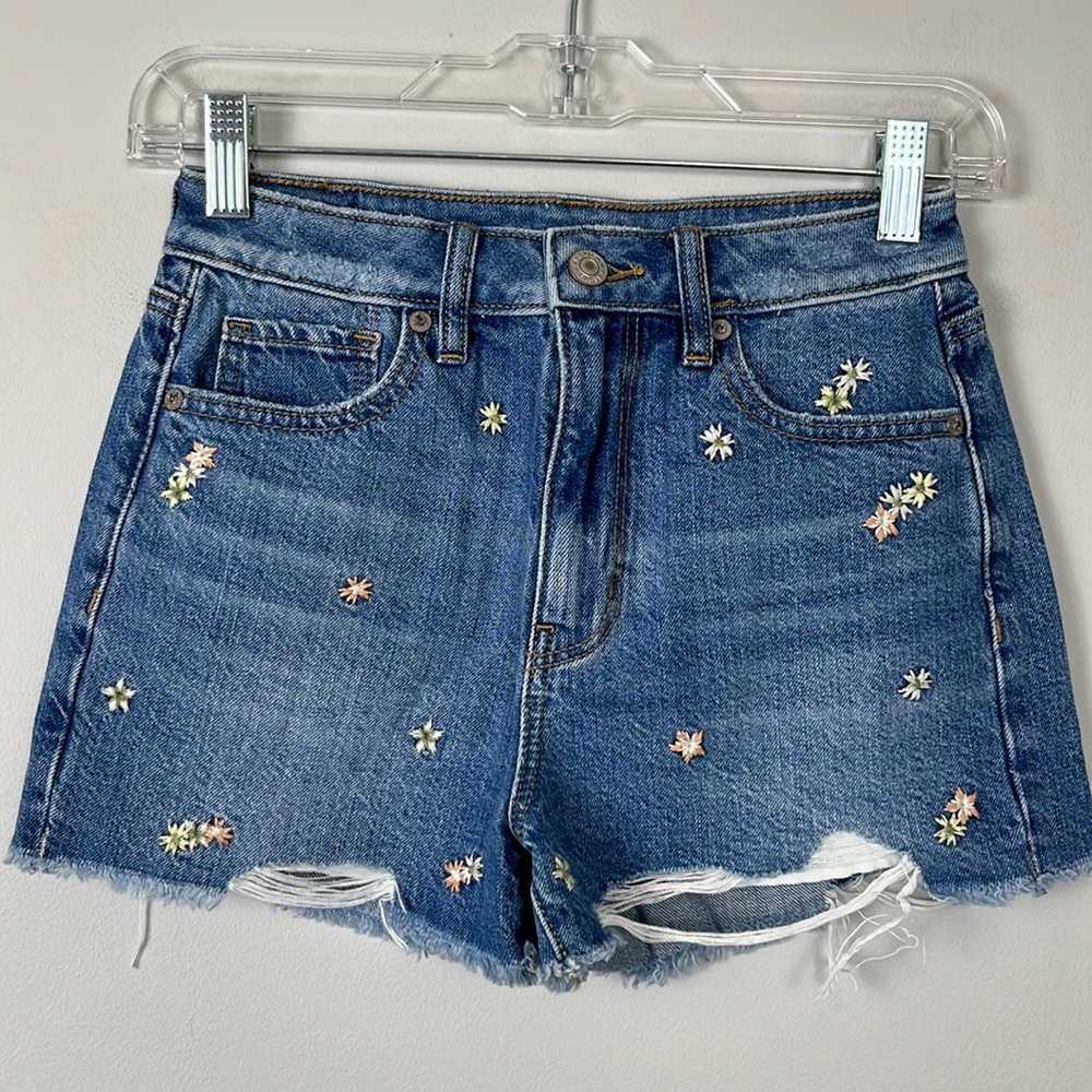 AMERICAN EAGLE  MOM SHORTS size 00
